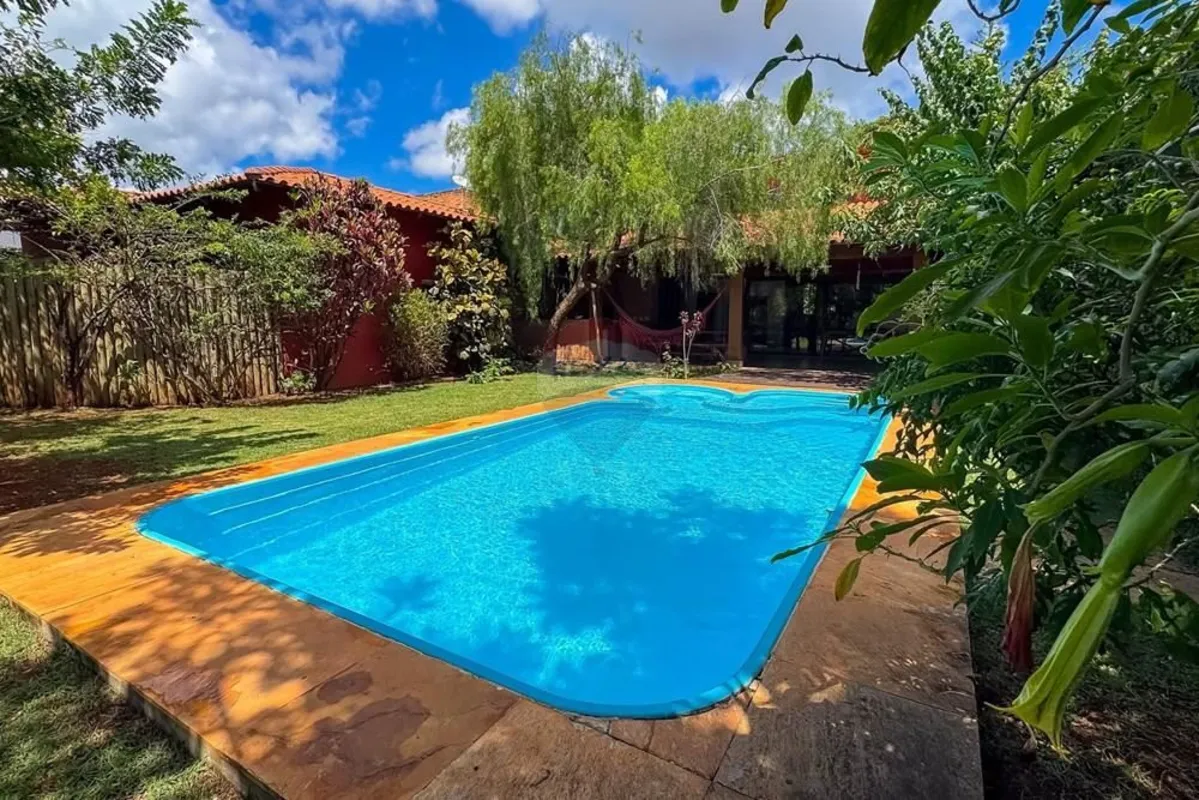 Se você busca uma casa térrea de alto padrão no Jardim Botânico, com documentaçã...