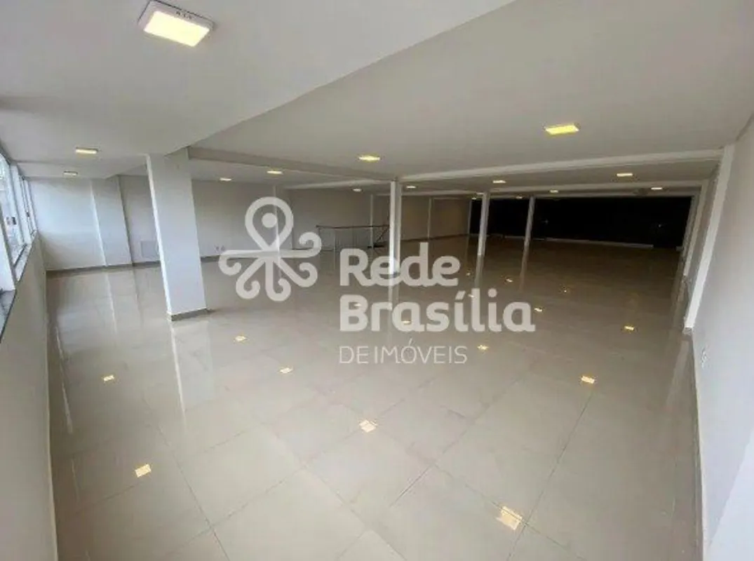 Sobreloja espaçosa, com vão livre que possibilita diversas configurações de layo...