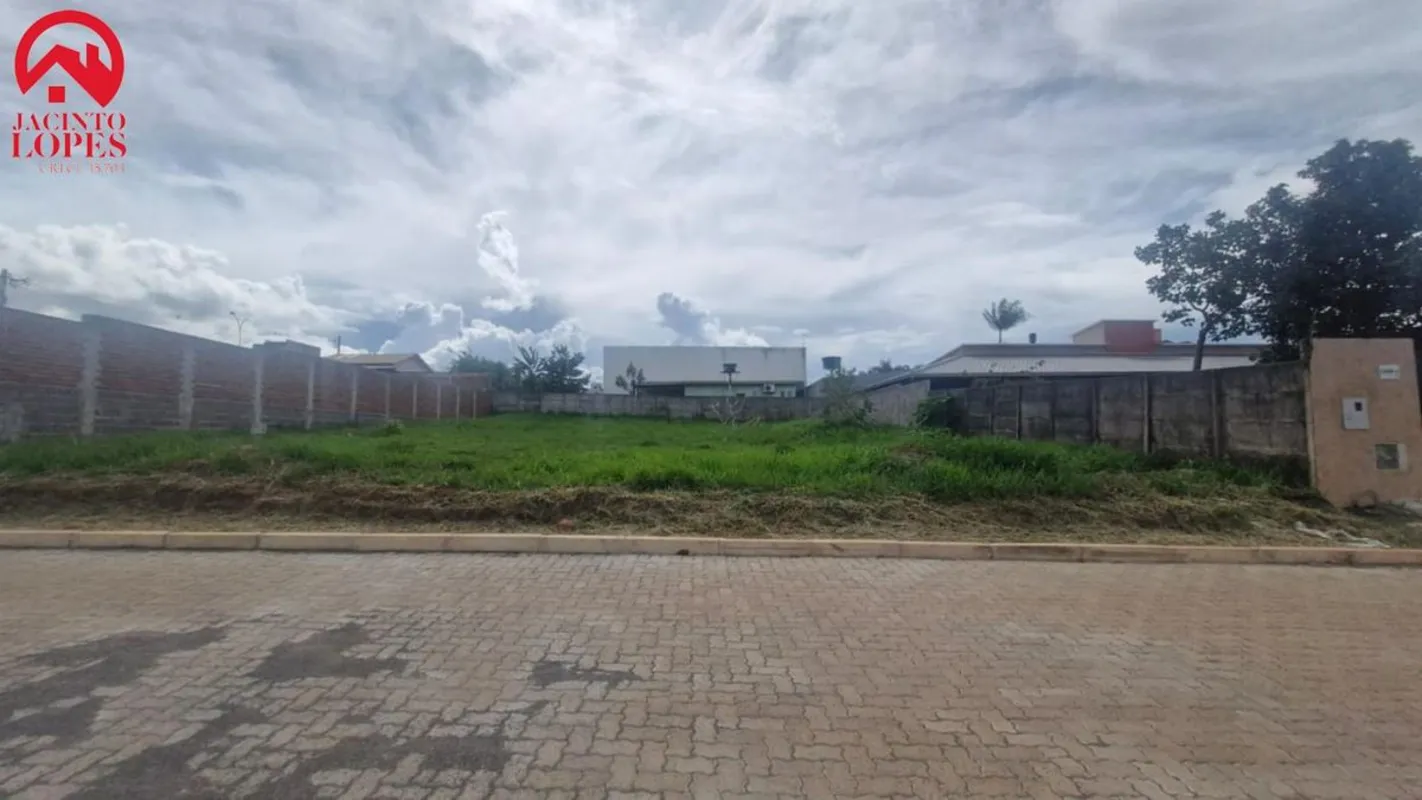 LOTE À VENDA JARDIM BOTÂNICO CONDOMÍNIO ESTÂNCIA QUINTAS DA ALVORADAExcelente op...
