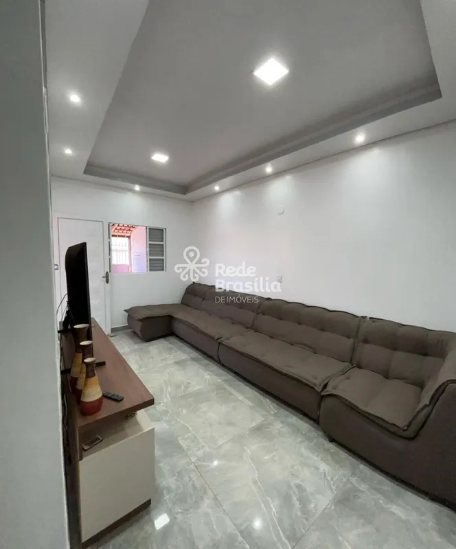 Excelente casa nascente - 3 quartos - suíte com closet - GamaProcurando uma casa...