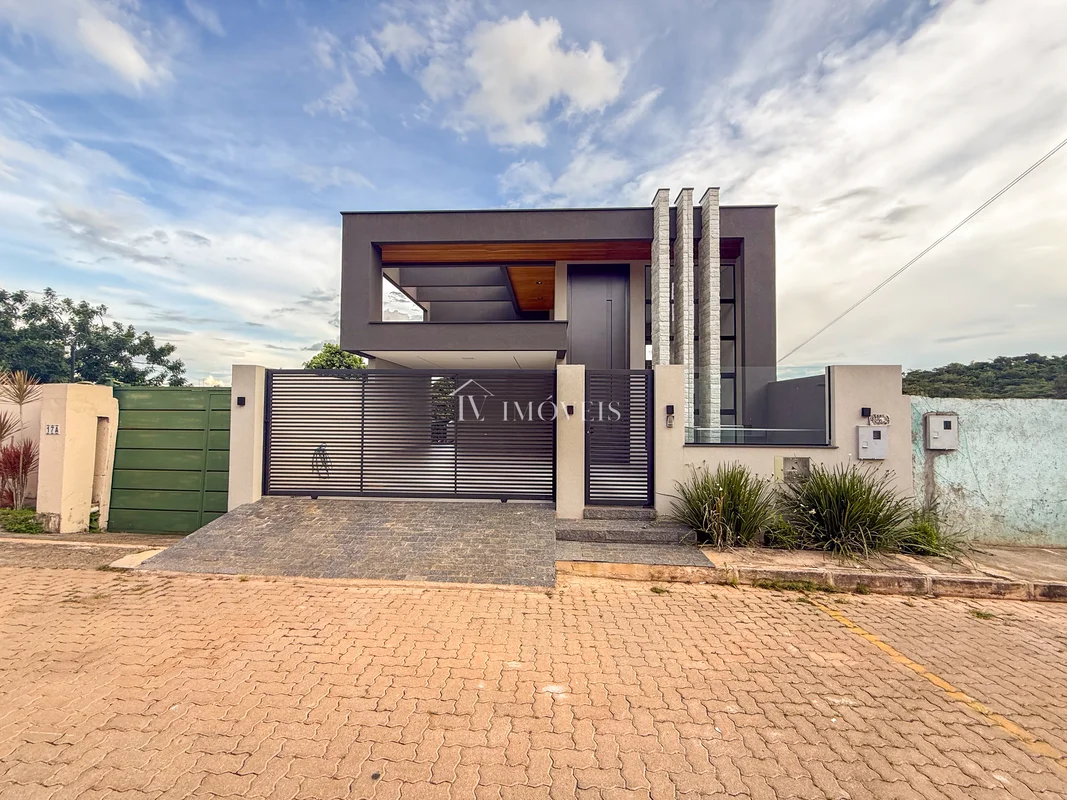 Lilian Vieira Vende:SHA Conjunto 4 | Arniqueira | Condomínio Fechado | Casa Térr...