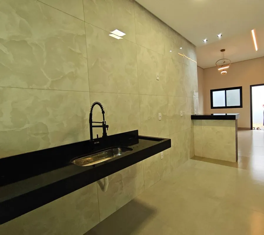 Descrição do imóvelCasas com 55m² de construção.Compostas de:2/4 quartos, sendo ...