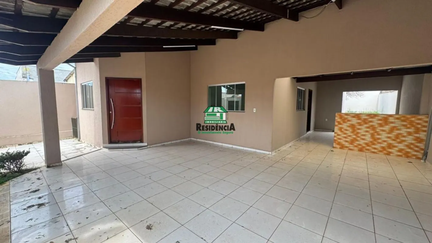 -03 quartos sendo 01.-Sala ampla.-Banheiro social.-Cozinha ampla com balcão em g...