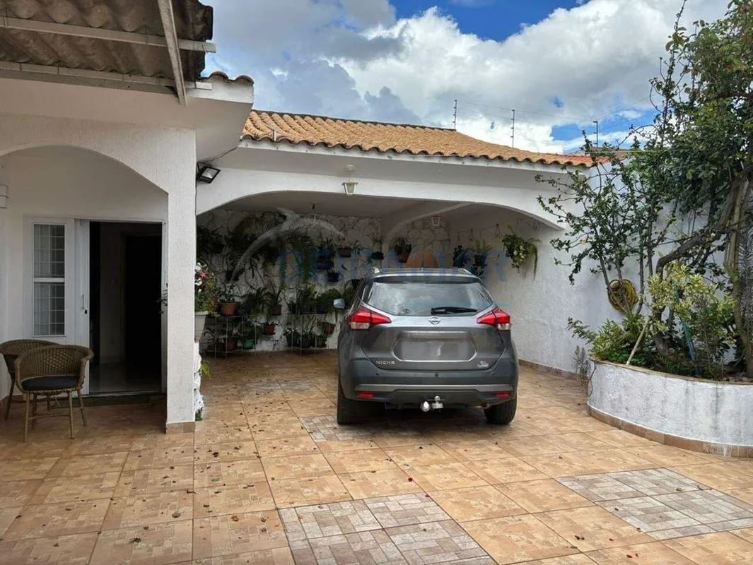 Conforto, segurança e espaço de sobra para a sua família em uma localização priv...