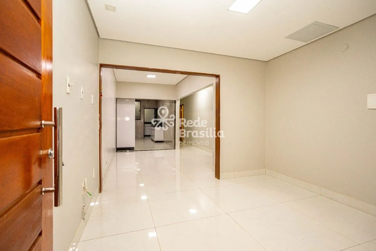 TH34773 - Qi 14 Guará, Casa 03 quartos, 114m². Agende sua visita! Imóvel compost...