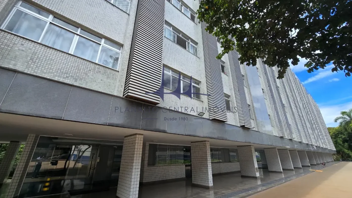 Planalto Central Imóveis vende excelente apartamento reformado e vazado, bem loc...