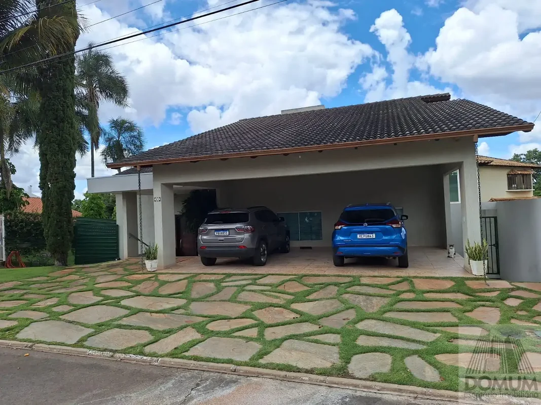 Excelente casa dentro do Condomínio Lago Sul, no Jardim Botânico, primeira entra...
