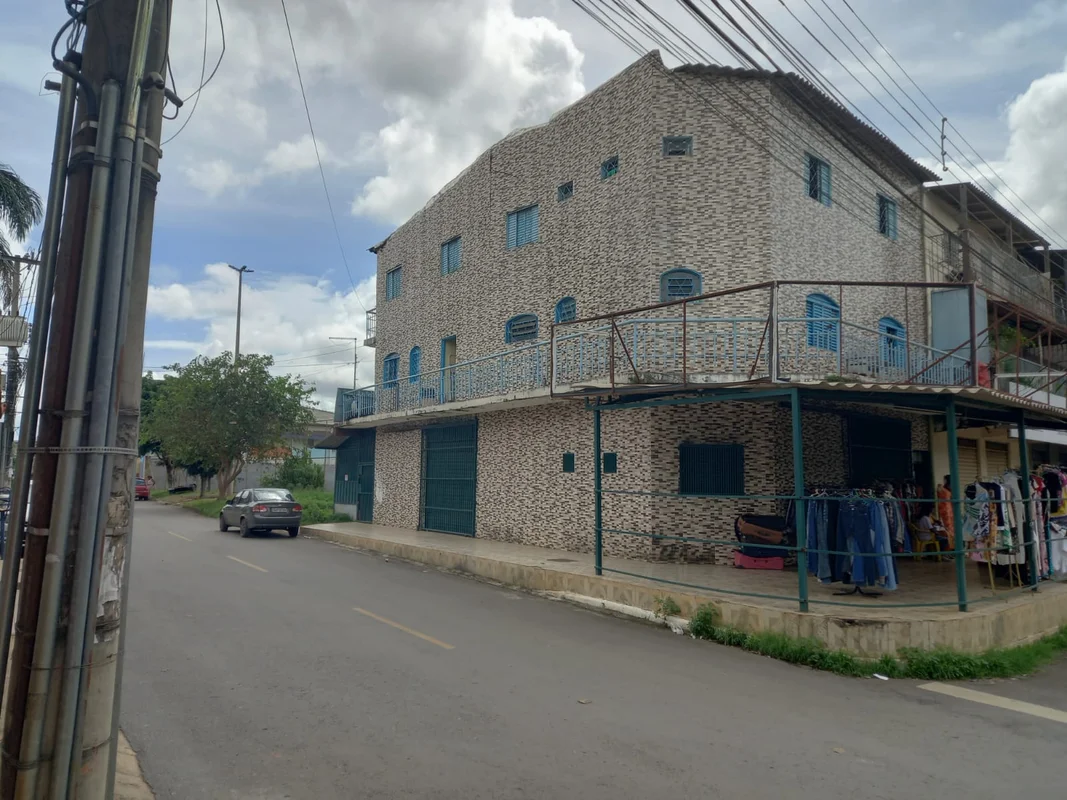 QE-38 - COMERCIAL, PRÉDIO CONSTITUÍDO DE LOJA TÉRREA, 1º E 2º ANDARES, COM 5 APA...