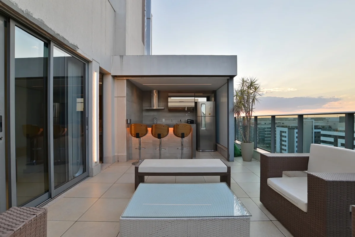 Cobertura privativa no Noroeste - 3 quartosCOBERTURA PRIVATIVA DE LUXO NA SQNW 1...