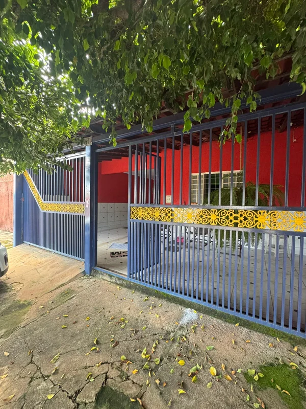 ?? OPORTUNIDADE – CASA NO RECANTO DAS EMAS?? Quadra 102 – Recanto das Emas?? Loc...