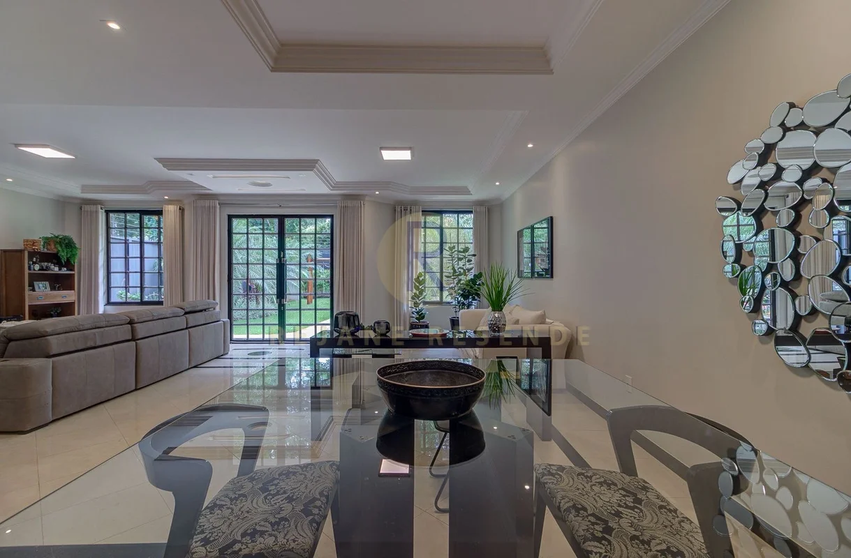 Vendo linda casa, localizada na melhor quadra residencial da Asa Sul SHIGS 708 1...