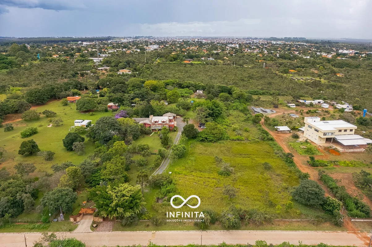 Excelente chácara no Condomínio Euler Paranhos!Condomínio fechado e regularizado...