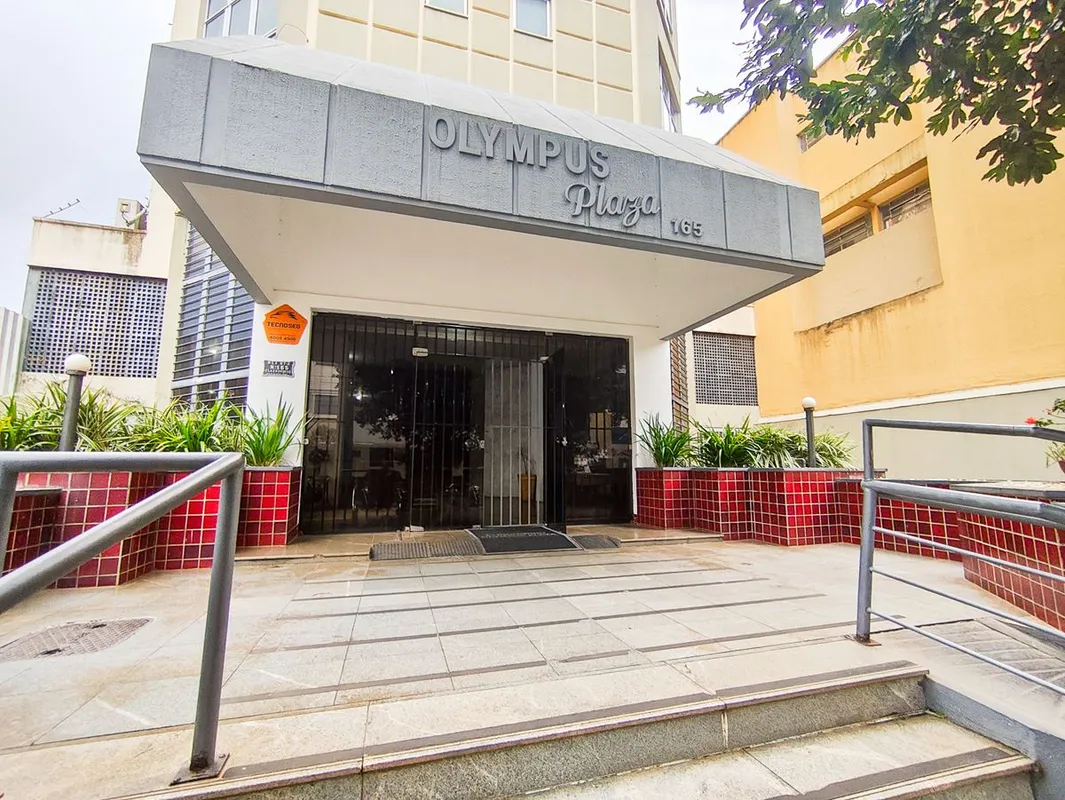 Sala comercial de 41m² mobiliada, recentemente reformada e pronta para uso. Cont...