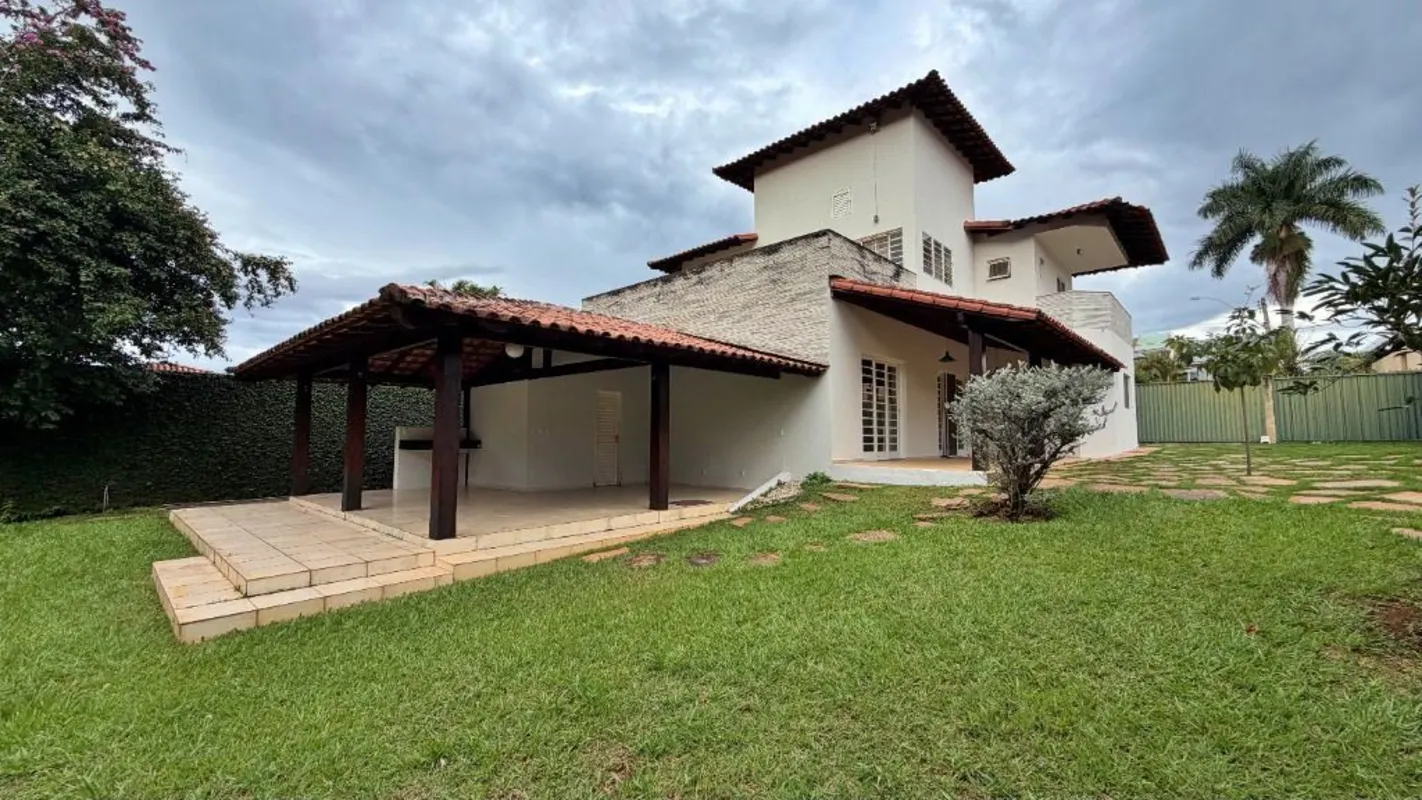 Casa para Locação Lago Sul | SHIS QI 28O imóvel conta com 180m² de área útil, al...