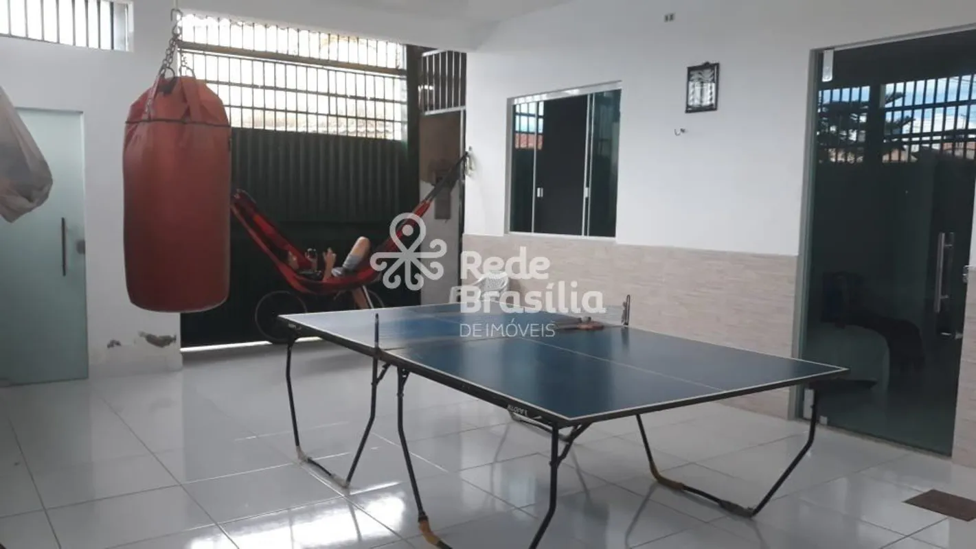 Oportunidade em Samambaia Sul: Espaço, Conforto e Localização Estratégica!Um imó...