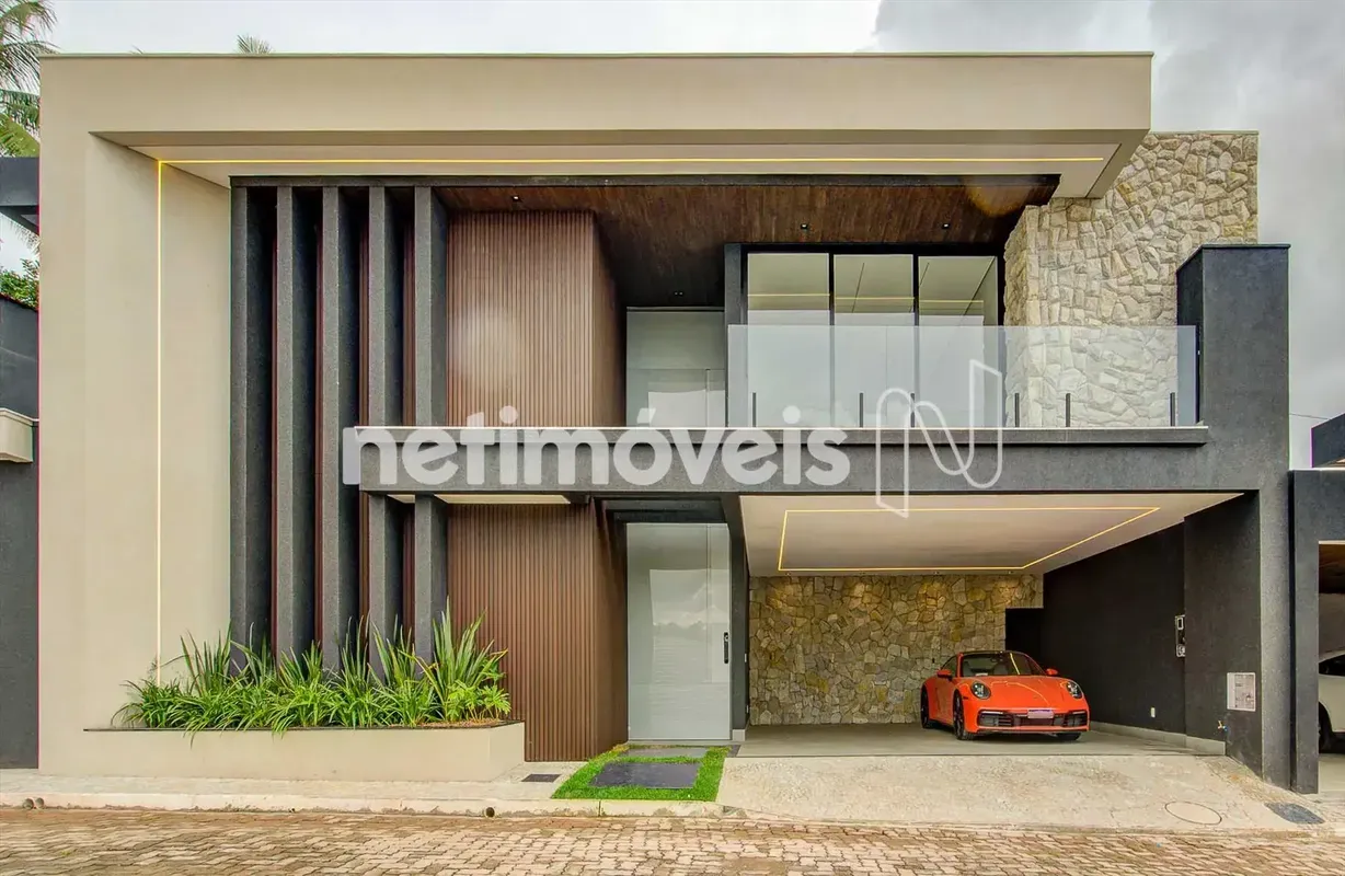 Vendo casa em condomínio fechado em Vicente Pires, verdadeira obra-prima da arqu...