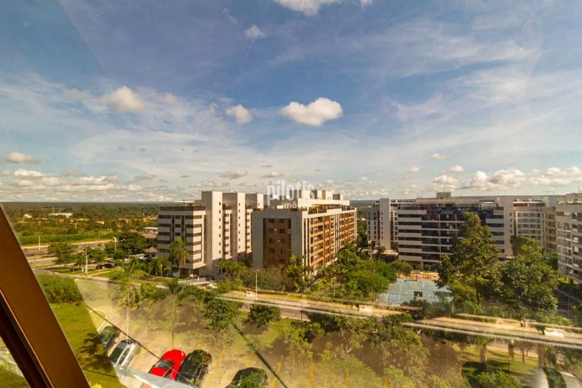 Se você procura privacidade e uma vista livre, esta cobertura duplex pode ser ex...