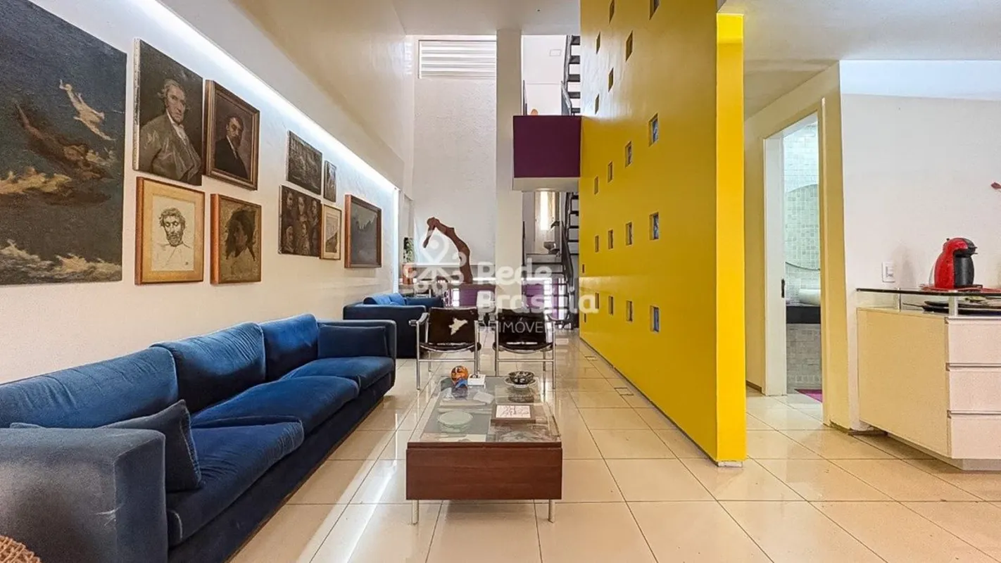 CASA SHIGS 711 - Asa Sul - Brasília/DF O que acha de adquirir um imóvel localiza...