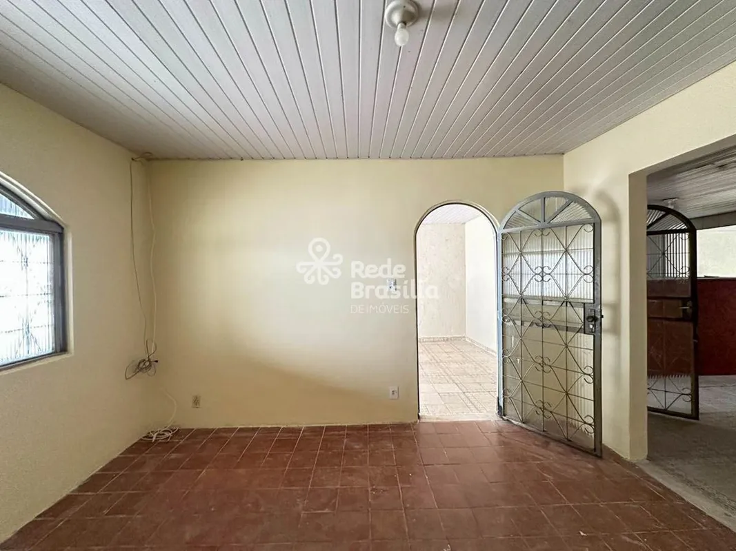 TH34784 - Qnj 33 Taguatinga, Casa 03 quartos, 150m². Agende sua visita! Imóvel c...