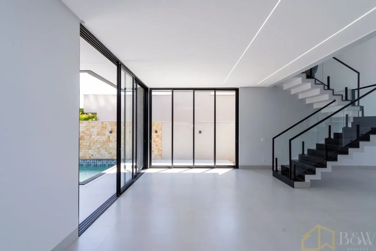 Belíssimo Sobrado406m2 de terreno360m2 de área construídaA Casa Branca é compost...