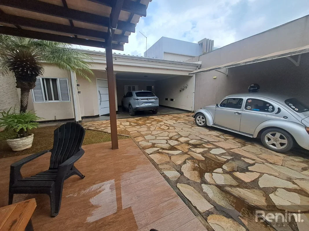 VENDO LINDA CASA ESPAÇOSAE MODERNA EM TAGUATINGA NORTE!**ABAIXO DA PRAÇA DO DI**...