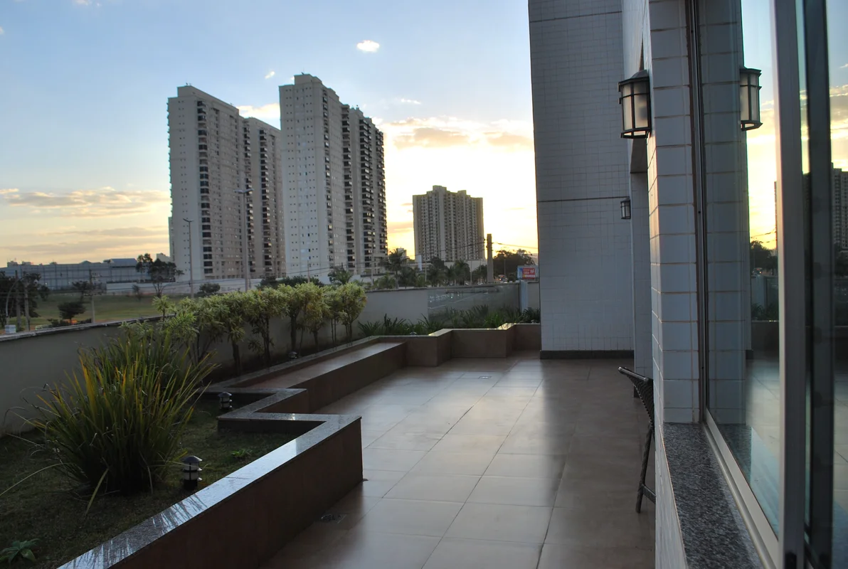 Descubra um apartamento aconchegante e bem localizado na Rua Copaíba, no bairro ...