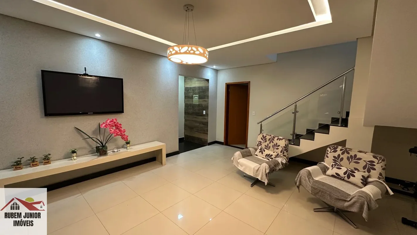Sobrado Impecável em Arniqueiras, no SHA Conjunto 6, no Condomínio Residencial o...