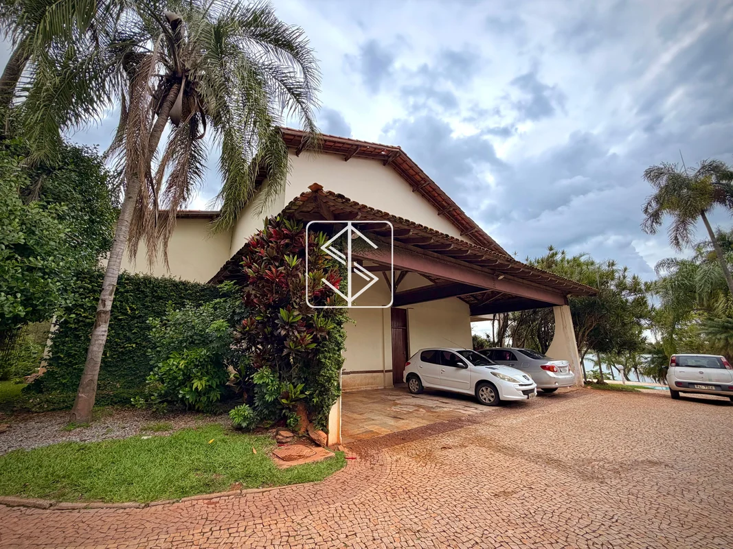 SMLN 4 – Lago Norte | Casa Beira LagoOportunidade rara no Lago Norte. Mansão exc...