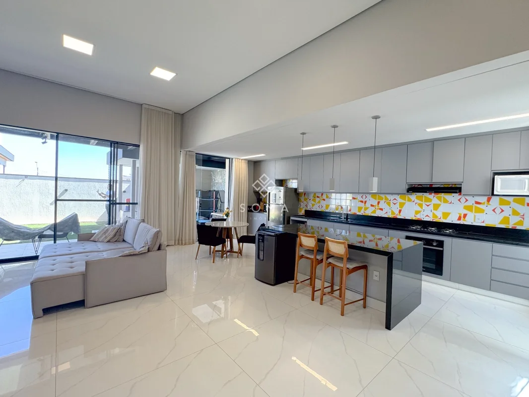 Apresentamos esta sofisticada residência, cuidadosamente planejada para oferecer...