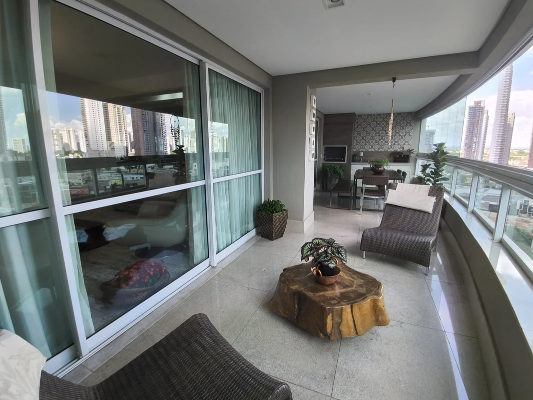 MAISON AUTENTIQUE Localizado na tranquila e aconchegante Rua Mario Bitar - St. M...