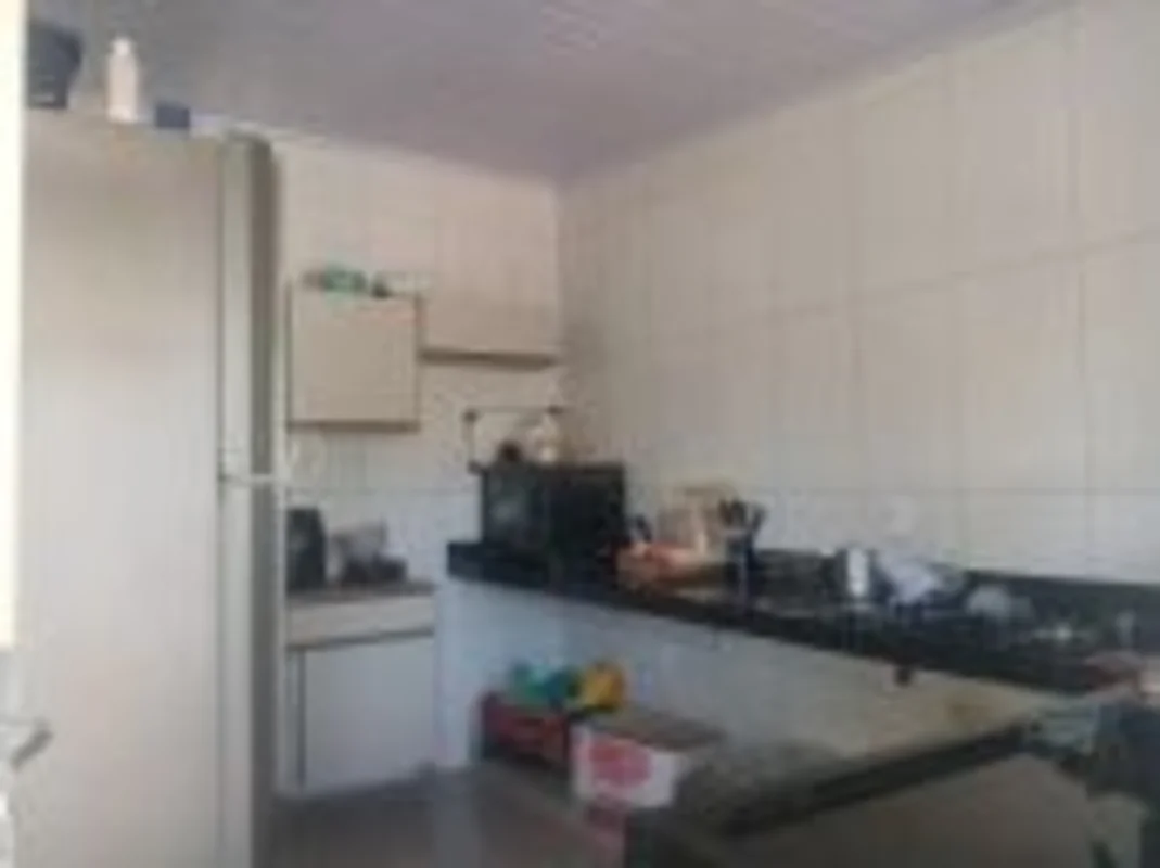 O imóvel no bairro Recanto das Emas com 90 metros quadrados com 3 quartos e 2 ba...