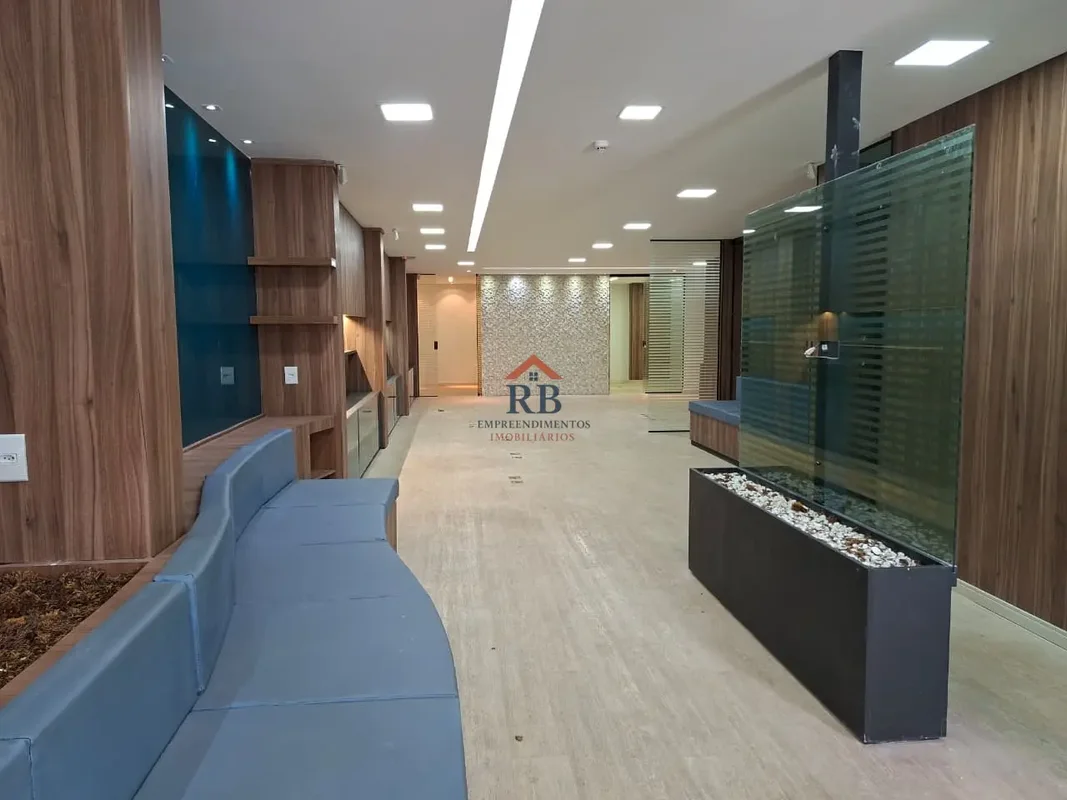 Loja comercial com 153,75 m² de área privativa, localizada no Setor Comercial No...