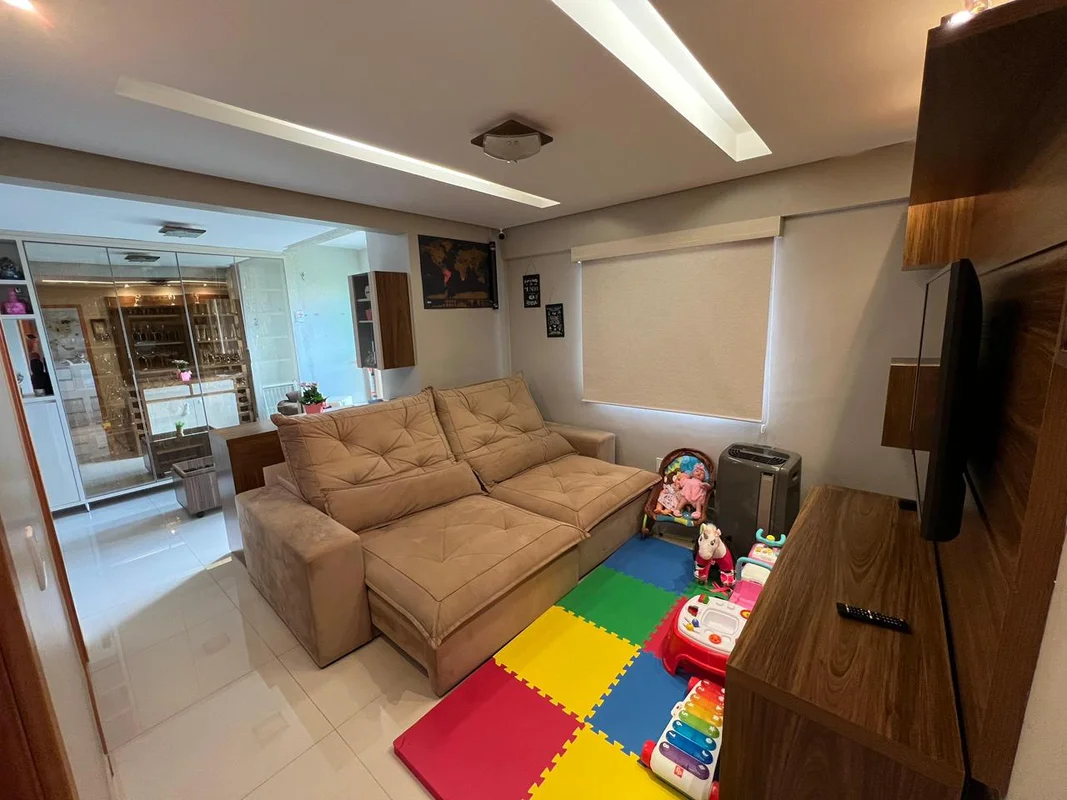 Vendo, excelente apartamento de 3 quartos, reformado para 2, com ampliação da sa...