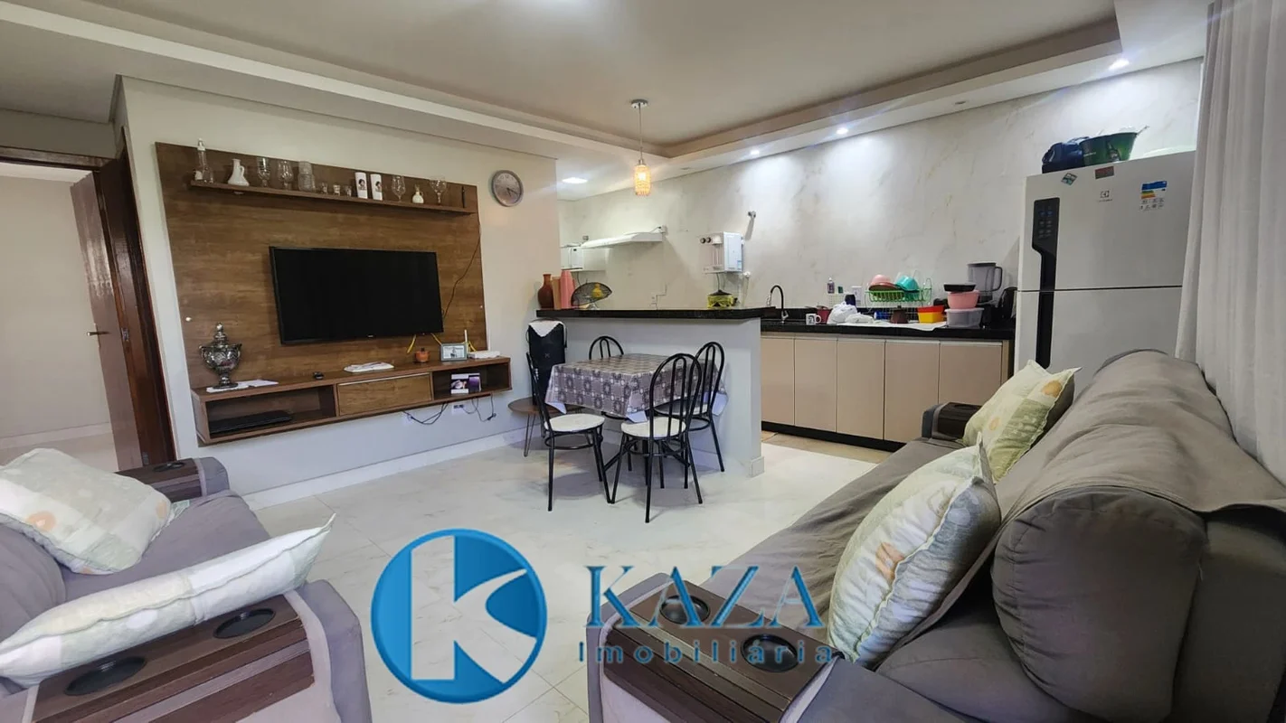 A casa fica por trás do Supermercado Garcia, próxima a laboratórios, clínica, fa...