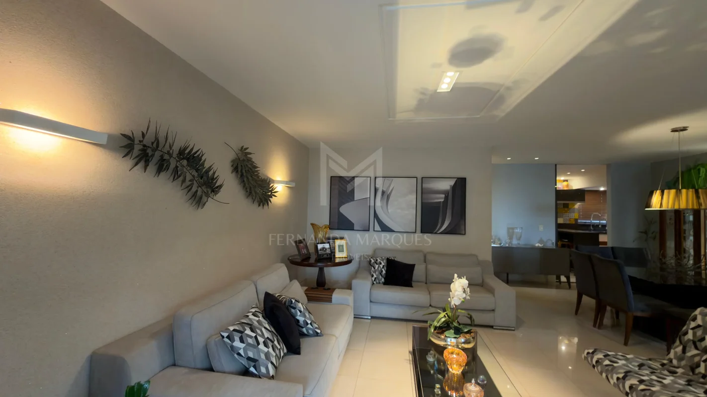 Fernanda Marques vende apartamento todo reformado, em condomínio alto padrão!Res...