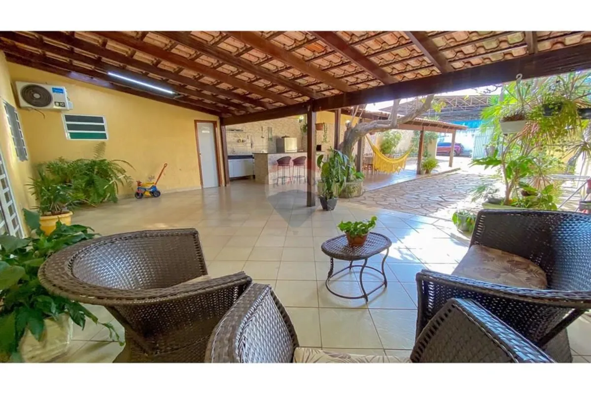 Para você que busca uma oportunidade de morar em Vicente Pires. Esta linda casa ...