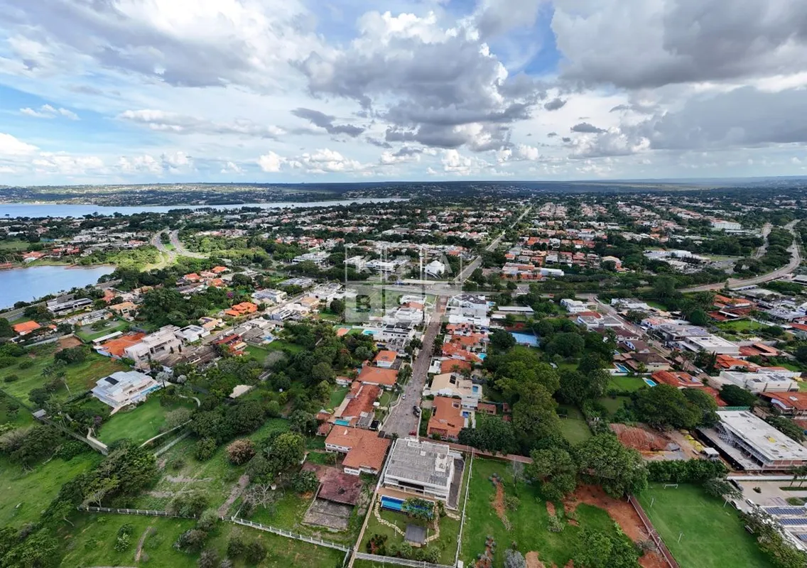 KZA BSBVENDE TERRENO COM 1700M2 TOTAL NA QL 10, PERFEITO PARA UMA BELA CONSTRUÇÃ...
