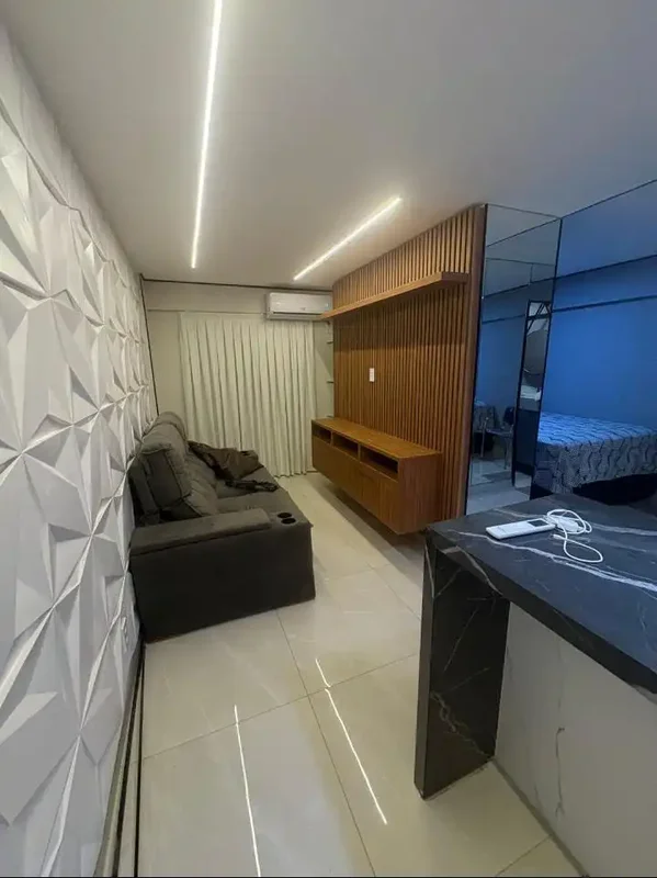 JDM IMOBILIÁRIA VENDE:Apartamento Fino acabamento, todo reformado na QS 04 - Ria...