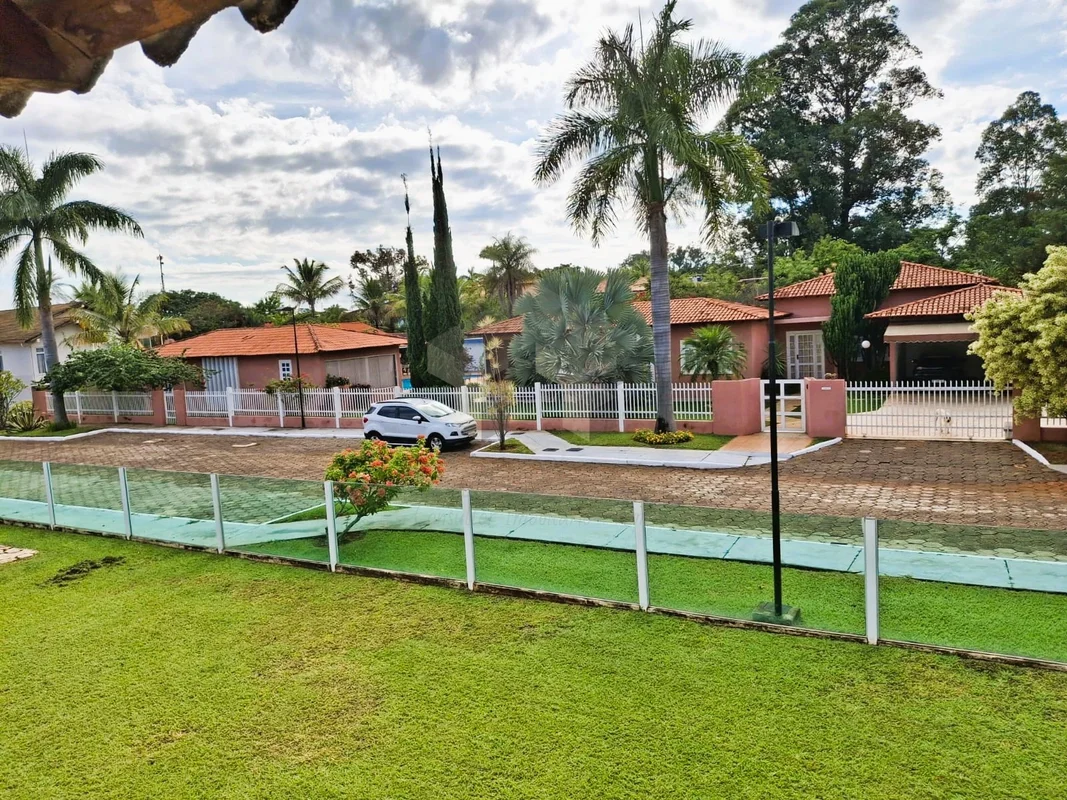 Casa térrea a venda - 4 quartos - área de lazer - Park WayDescubra a residência ...