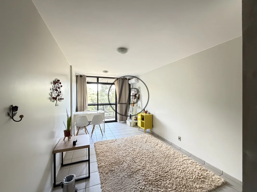 Sala comercial com varanda e vista livre na SEPS 705/905, ASA Sul, Brasília. Loc...