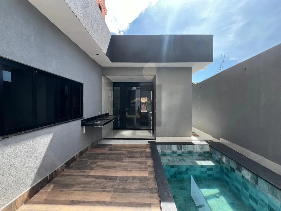 Batista Soluções Imobiliárias vende:Ótima casa localizada no Taguaparque, projet...