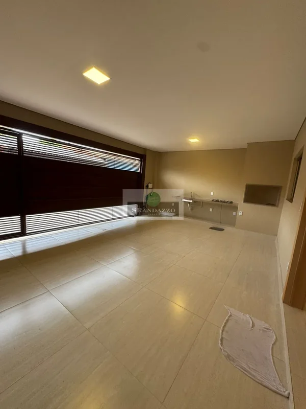 * - VENDO CASA DE ALTO PADRÃO EM SAMAMBAIA NORTE;* - QR 604; * - Conheça esta ex...