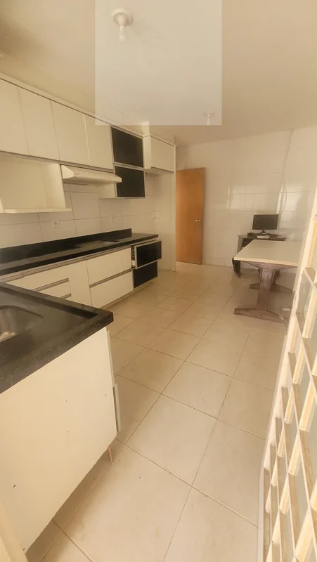 CASA | JARDIM ESMERALDAÀrea privativa - 305m²Área terreno - 381m²Com garagemComp...