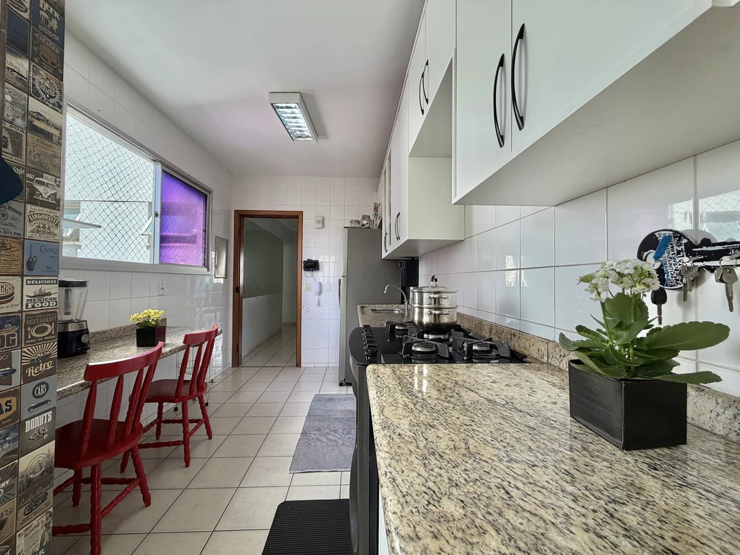 Apartamento com 99M2 muito bem distribuído e elaborado em sua planta arquitetôni...