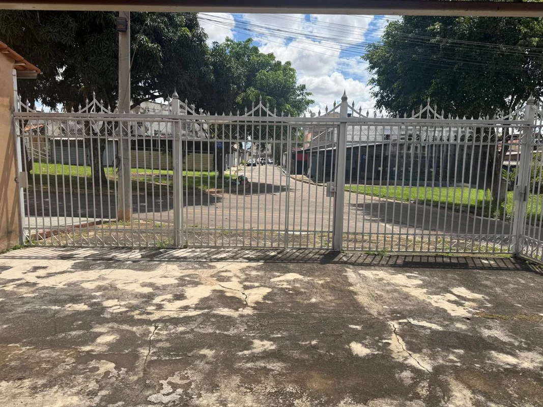  Casa Excelente na Melhor Localização de Samambaia – QR 308Oportunidade imperdív...