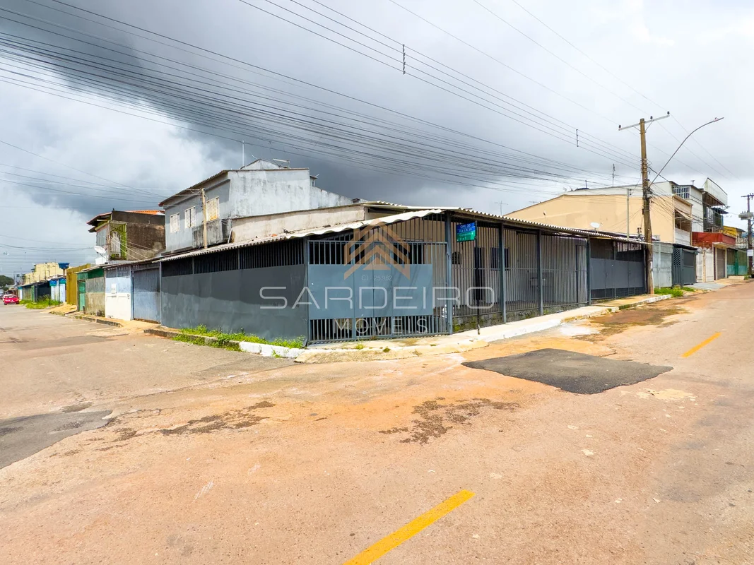Casa Principal com 3 quartos e 2 Edículas para Renda QNL 30 – Taguatinga Norte A...