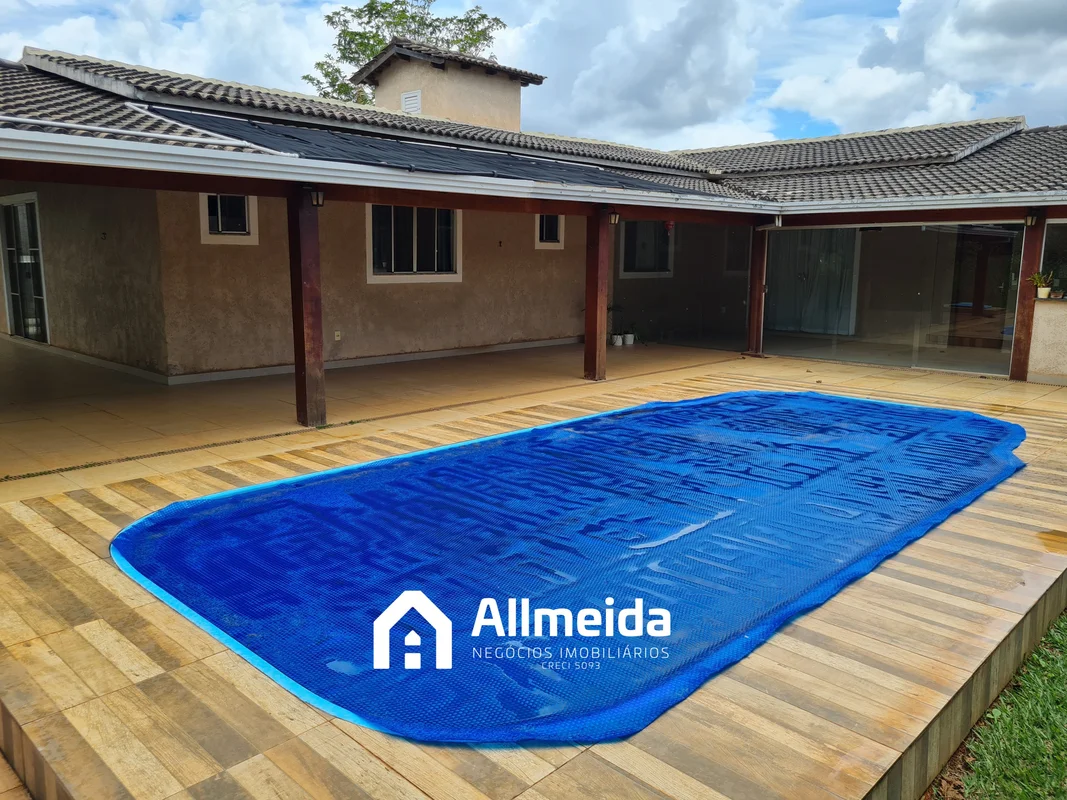 VENDO CASA NO CONDOMÍNIO MANSÕES ENTRE LAGOS COM AS SEGUINTES CARACTERÍSTICAS: A...