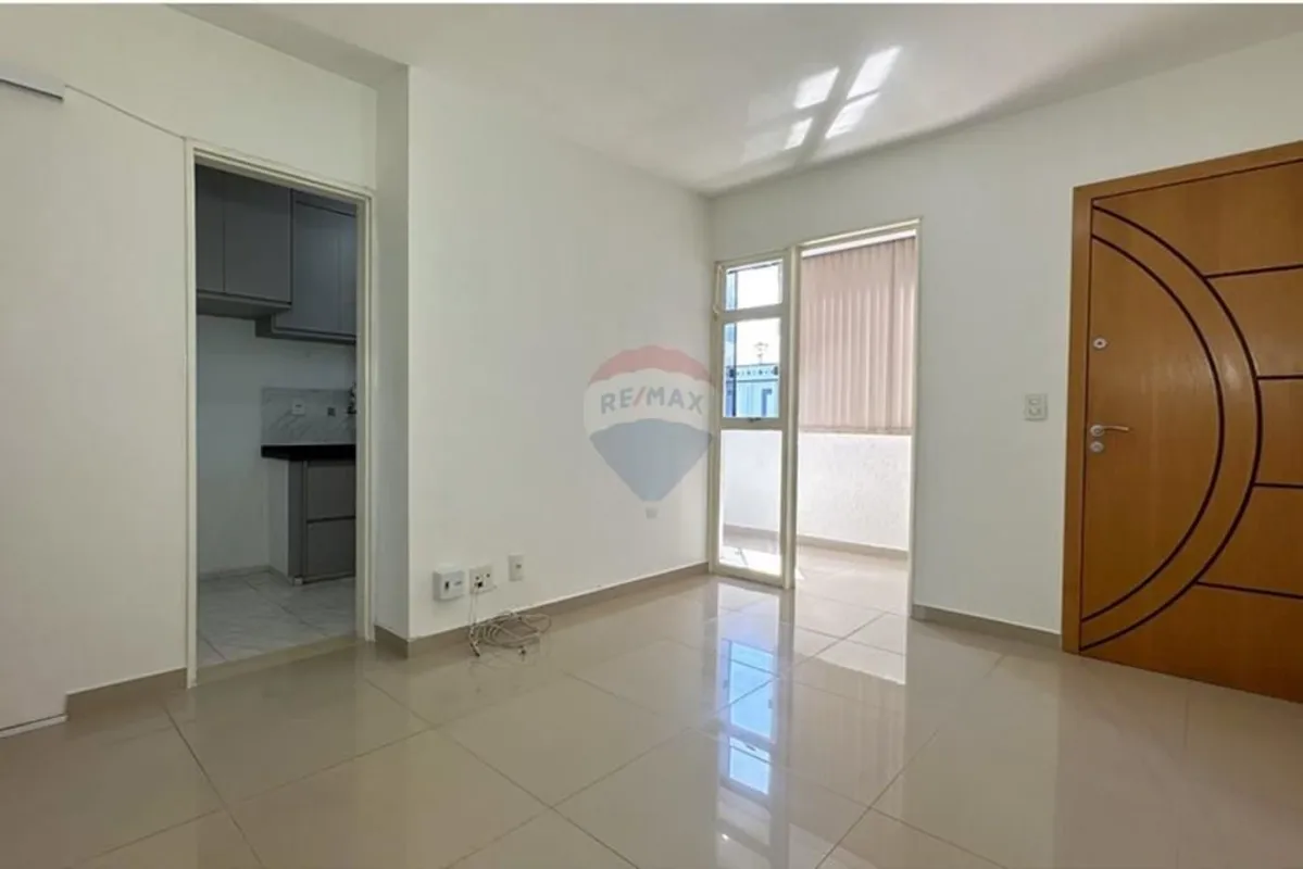 Se você busca um apartamento de 2 quartos, 4º andar e desocupado, este imóvel no...