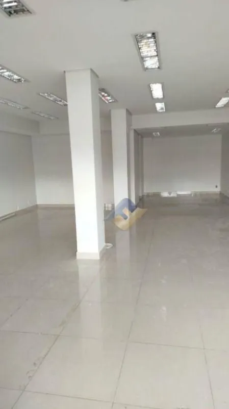 A J Fleury aluga-se duas lojas comerciais conjuntas no Le Park Sudoeste!Excelent...