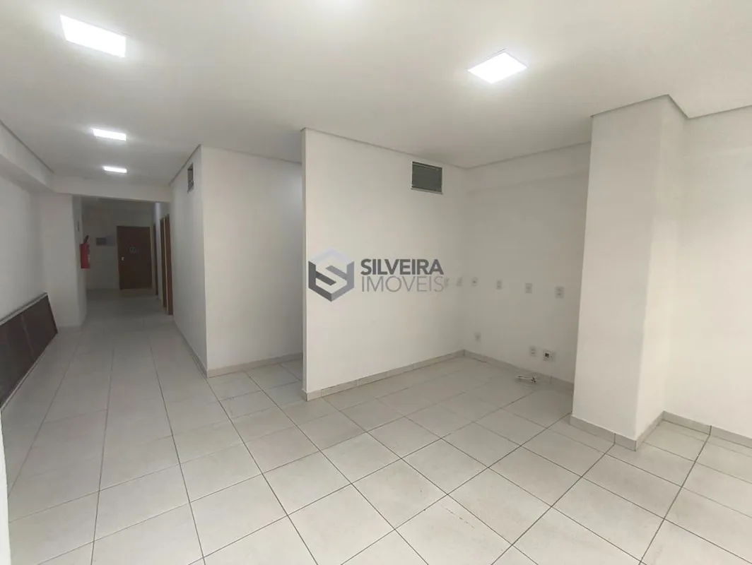 Loja para aluguel em Águas Claras.Oportunidade Imperdível: Loja com mezanino em ...